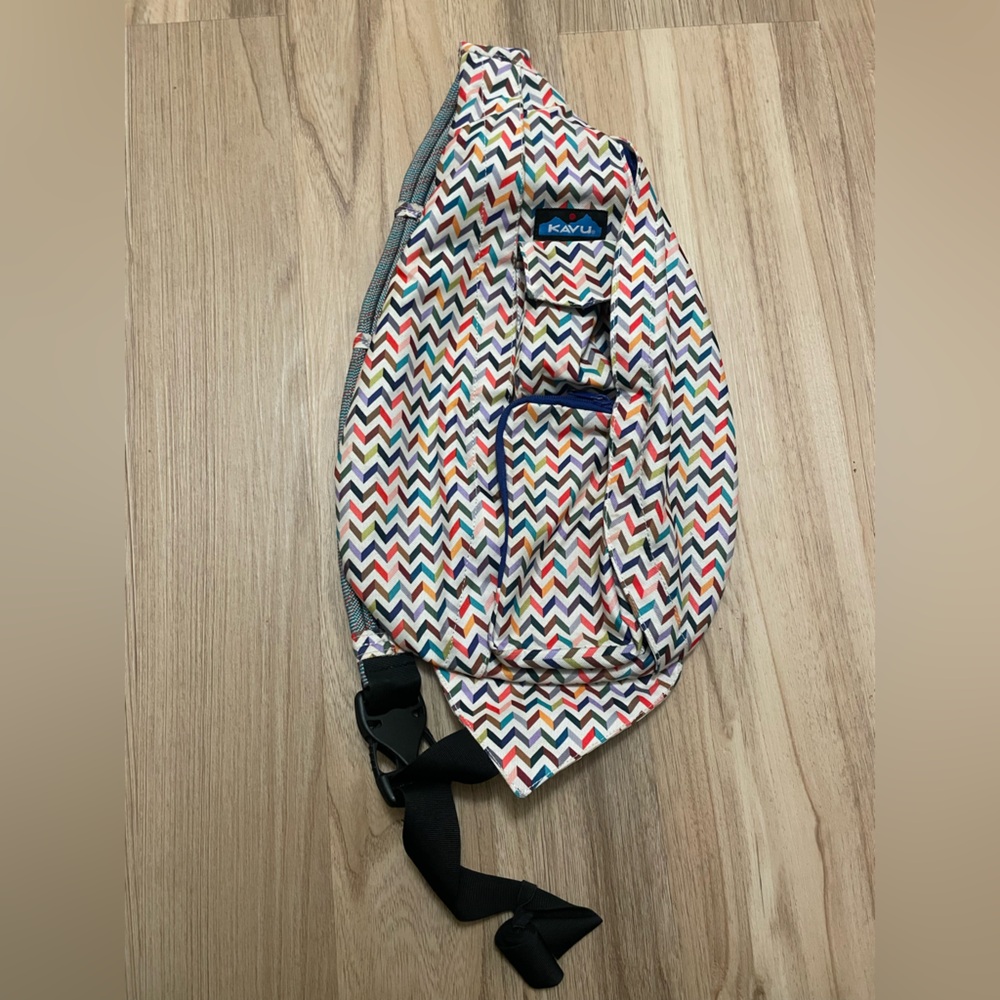KAVU Rope Sling Crossbody Multi-Color Chevron Print Cord Bag